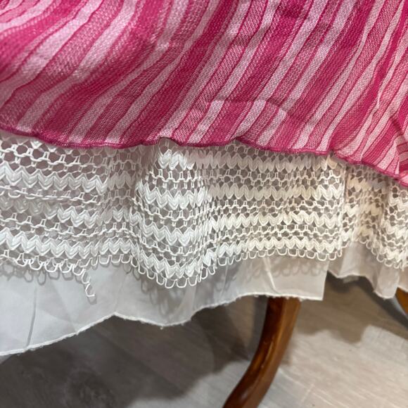 Vintage Turkish pink and white ruffle nightgown with side ties, size L-XL - Picture 9 of 10